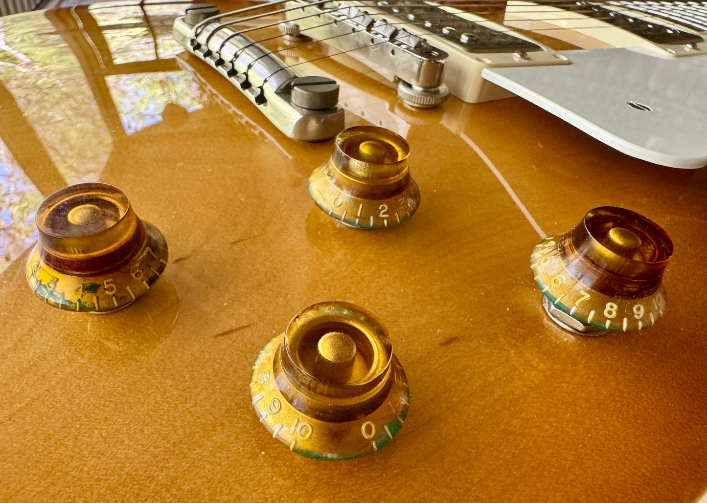Heavy Aged Gibson Les Paul 1959 Reissue Custom Shop Embossed Top Hat Knobs Relic