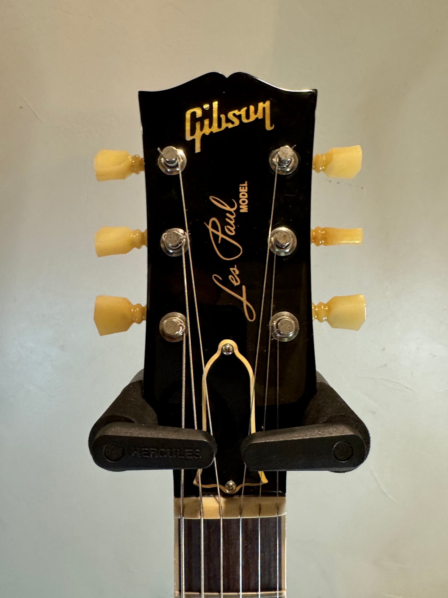 Gibson Les Paul Classic Honeyburst with R0 Reissue Vintage Makeover